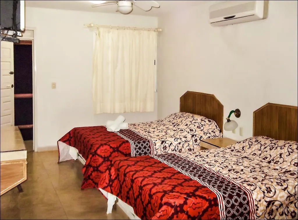 Hotel Laguna Encantada Subteniente Lopez 2*,  Messico