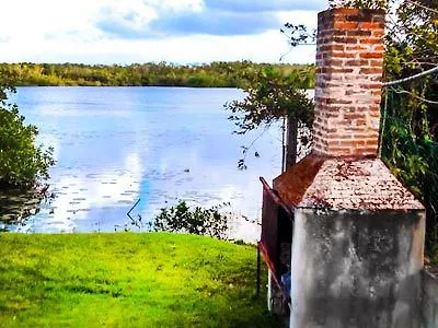 Hotel Laguna Encantada Subteniente Lopez 2*,